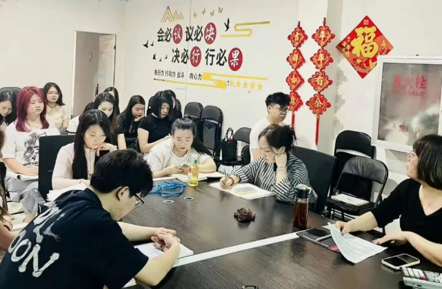 以心服务，携手同行，在取长补短中共赴成长